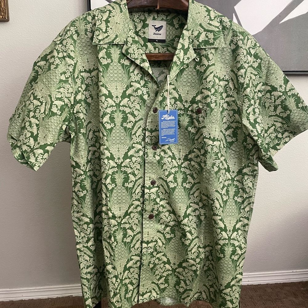 NWT Yuime David’s Wear Mens Hawaiian shirt size XL